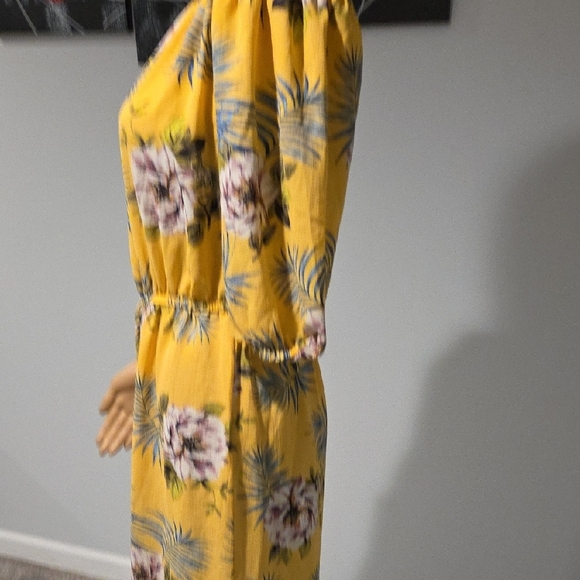 Haute Monde Yellow Floral Jumpsuit with Wide-Leg Design - Picture 5 of 8